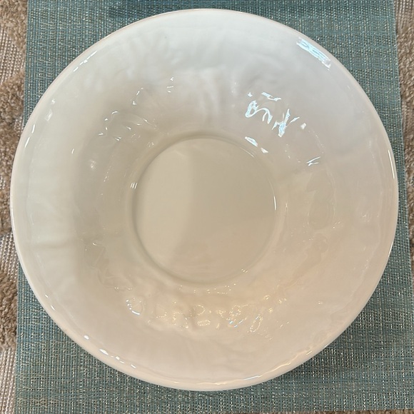 Belleek Serving Bowl - Picture 6 of 9